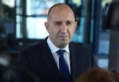 Президентът загрижен за стотиците българи които живеят и работят в