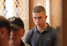 След смъртта на младата майка делото се премества от районната