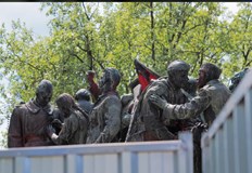 Извършителят е установен от СДВР всички части на монумента са