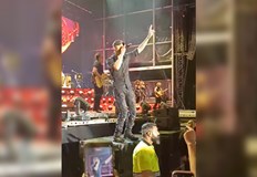 Над 30 000 души пяха в хор с латиноизпълнителя в