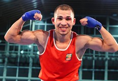 Радослав Росенов победи азера Гасимзаде и е на две победи