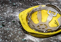 Мъжът е ударен от рамо на сонда след което пада