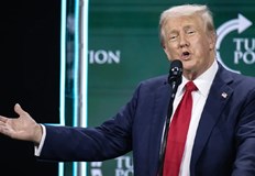 Заподозреният се опитал да заслепи пилота на президентския хеликоптер което