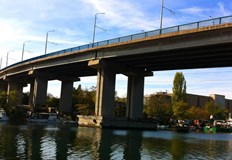 Тялото му беше открито в островната зона под съоръжениетоВъзрастен мъж