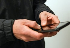 Директорът на Национална мрежа за децата критикува забраната на телефоните