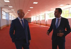 Премиерът инспектира ремонтираната спортна база на ЦСКАМинистър председателят Росен Желязков и