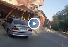 Автомобилът унищожи дървената конструкция на обекта но няма пострадалиЛек автомобил