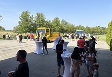 Посетителите ще могат да надникнат в производството на модерни железопътни