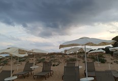 Валежи и гръмотевични бури ще преминат през страната преди първия