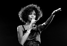 Изкуствен интелект възстановява гласа на Уитни Хюстън за концерти с