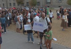 Демонстрантите настояват за участие в дебата за образователните промениПротест срещу