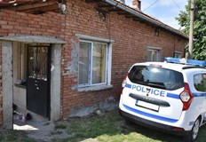 Жената е настанена в болница с опасност за животаПолицията в