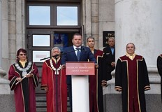 Над 1600 нови студенти започнаха обучението си във висшето училищеТържествена