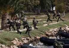 Повече от половината места във военните академии остават празни младите