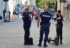 Новите правила влязоха в сила но повечето водачи ги пренебрегват