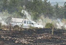 Силният вятър затруднява гасенето на огъня между три селаГолям пожар