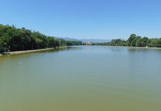 Служител на общинска охрана забеляза трупа във водата и подаде