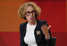 Радмила Шекеринска ще посети военна база Ново село и учение