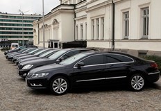 Депутатите ще се возят в 57 бензинови и 13 електрически