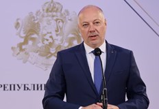 Премиерът отмени ограниченията за домашна ракия след остри критикиПремиерът Росен