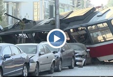 Камери са заснели двама души около трамвая на булевард Шипченски