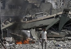 Палестинците бягат на юг докато военната офанзива се разрастваИзраелски танкове