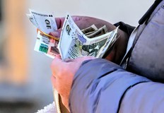 Преводите по банков път вече са извършени чрез пощите ще