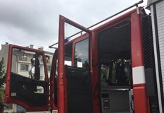 Експлозията предизвика пожар на терасата на жилищетоДвама възрастни пострадаха при