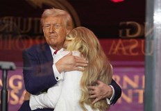 Над 60 000 души се събраха на възпоменателната служба за