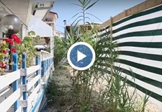 Шезлонги и чадъри остават недостъпни за плажуващите пред конкурентно заведениеНаемателят