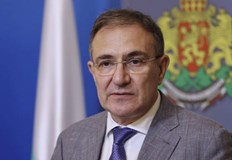 Правителството финансира грижи за хора в нетрудоспособна възраст пълнолетни с