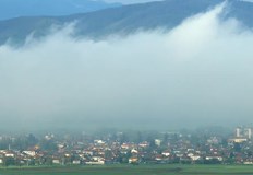 Валежи и гръмотевици очакват сутринта Централна България следобед облачността намаляваВ