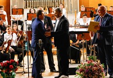 Солистът на Русенската опера получи отличието по време на празничния