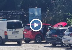 Полицията работи по версия за убийство откритата Мазда е обект