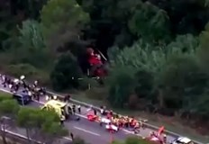 Четирима души са тежко ранениТежка катастрофа с туристически автобус се