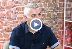 Според финансовия консултант много хора все още държат парите си