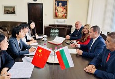 Фокусът на срещата бе върху икономическо и културно сътрудничество побратимяване