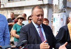 Министърът на регионалното развитие търси решения за справяне с водната