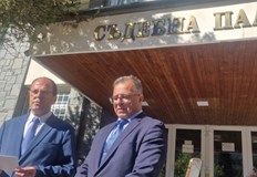 40 годишният Павел Христов е открит с прободни рани от случаен