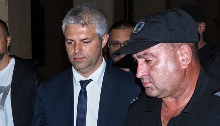 Съдиите обвиниха защитниците на варненския кмет в манипулативни внушения и опити за "сплашване" на съдебния състав Съдиите обвиниха защитниците на варненския кмет в манипулативни внушения и опити за "сплашване" на съдебния състав