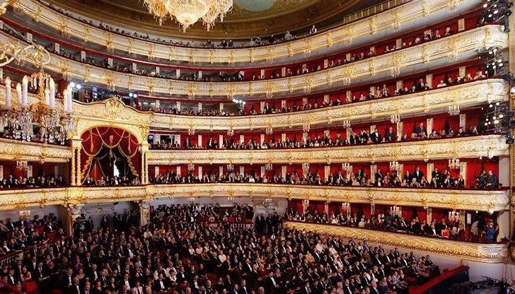 Инцидентът отложи началото на спектакъла, дирижиран от световнопризнатия маестро Даниел Орен