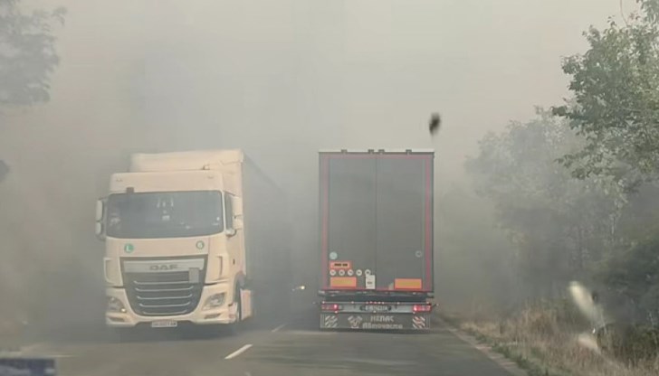 Пламъци блокираха Е79 край Враца, движението вече е нормализирано