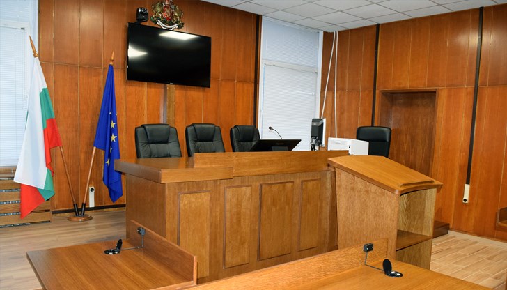 Протестиращи поискаха освобождаване на 15-годишен задържан и оставката на полицейския директор