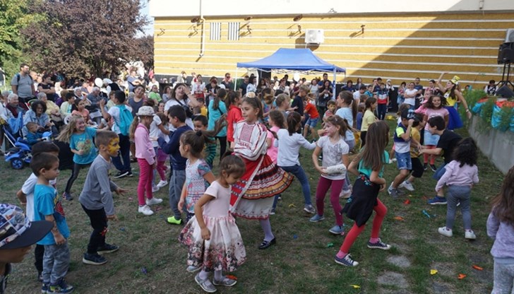 Кристиян Илков и Симона Загорова ще забавляват гостите на 18 октомври