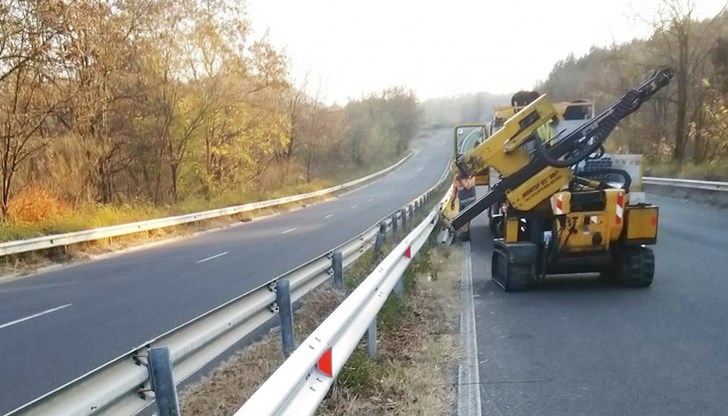 Подменят мантинели по 6000 километра пътища в Северен централен район