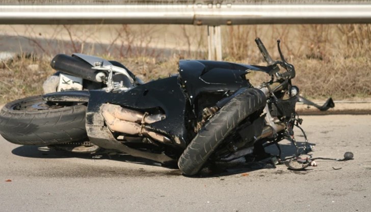 Катастрофата е станала на опасно кръстовище край Разград, където преди две седмици загина жена