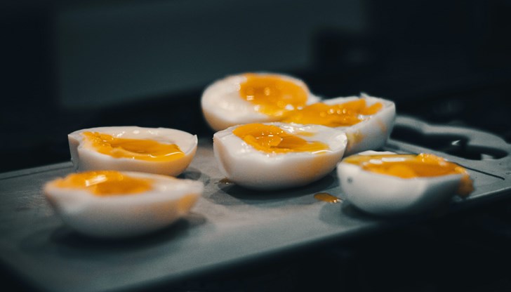 Целите яйца повишават холина без негативно влияние върху сърцето Целите яйца повишават холина без негативно влияние върху сърцето