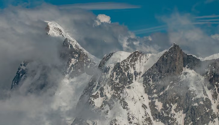 37-годишният Анджей Баргел се изкачи за 16 часа и премина опасния ледник Кумбу Айсфол