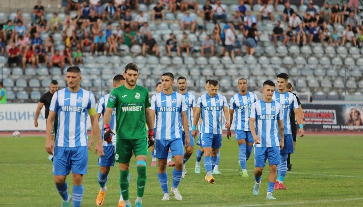 Русенци решиха мача още до почивката с два гола Русенци решиха мача още до почивката с два гола