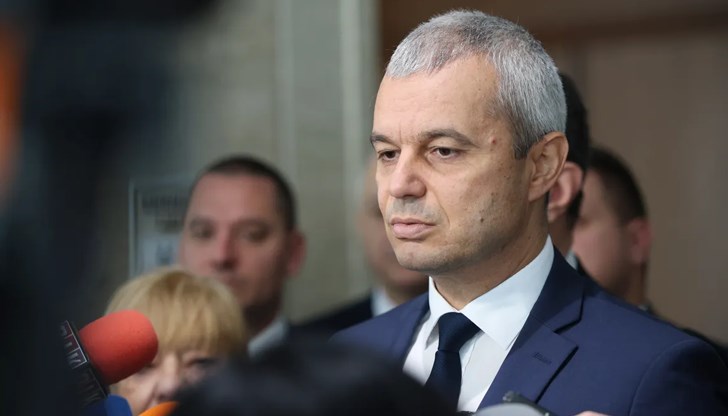 Лидерът на "Възраждане" изброи БСП, "Има такъв народ", "Величие" и МЕЧ като "пътници" в политически смисъл